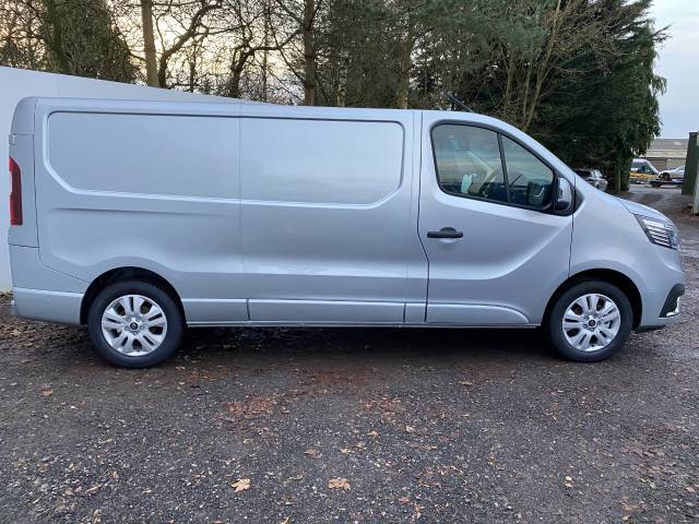 2024 Renault Trafic 2.0 LL30 DCi130 Extra