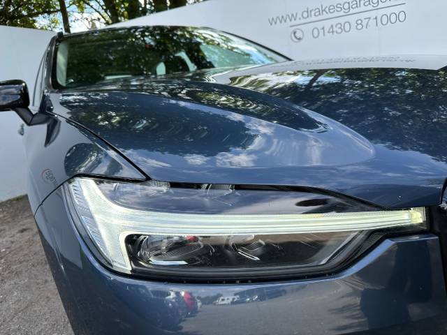 2022 Volvo XC60 2.0 B4D Plus Dark 5dr AWD Geartronic