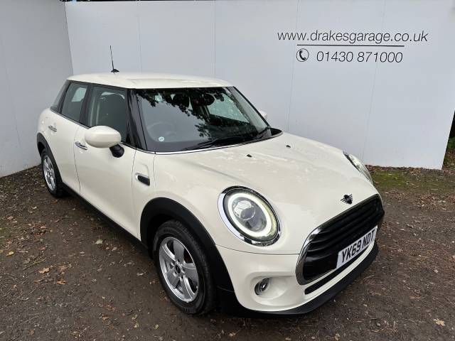 Mini Hatchback 1.5 Cooper Classic II 5dr Auto Hatchback Petrol White