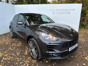 PORSCHE MACAN 2017 (17) at Drakes Garage York