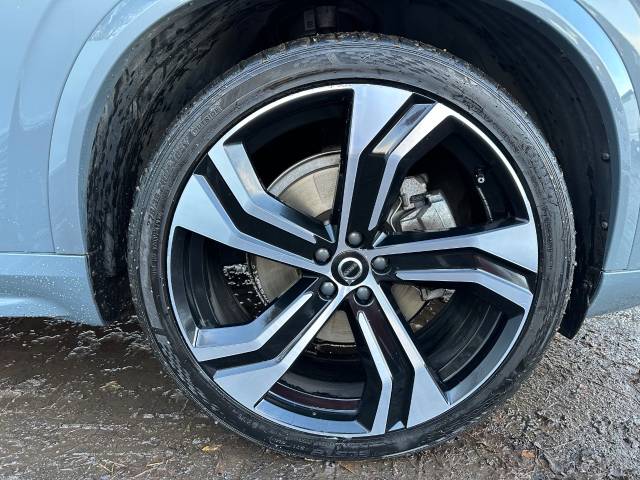 2023 Volvo XC90 2.0 B5P Ultimate Dark 5dr AWD Geartronic