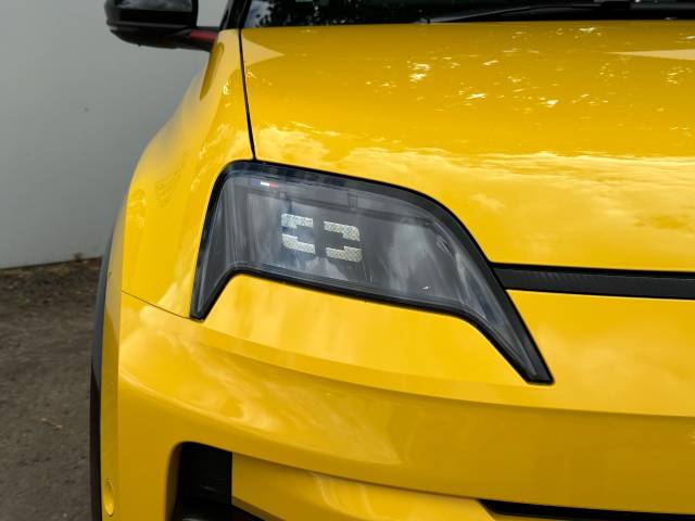 2026 Renault 5 0.0 110kW Iconic Five + Comfort Range 52kWh 5dr Auto