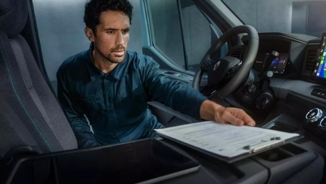 NEW RENAULT MASTER E-TECH ELECTRIC - Interior